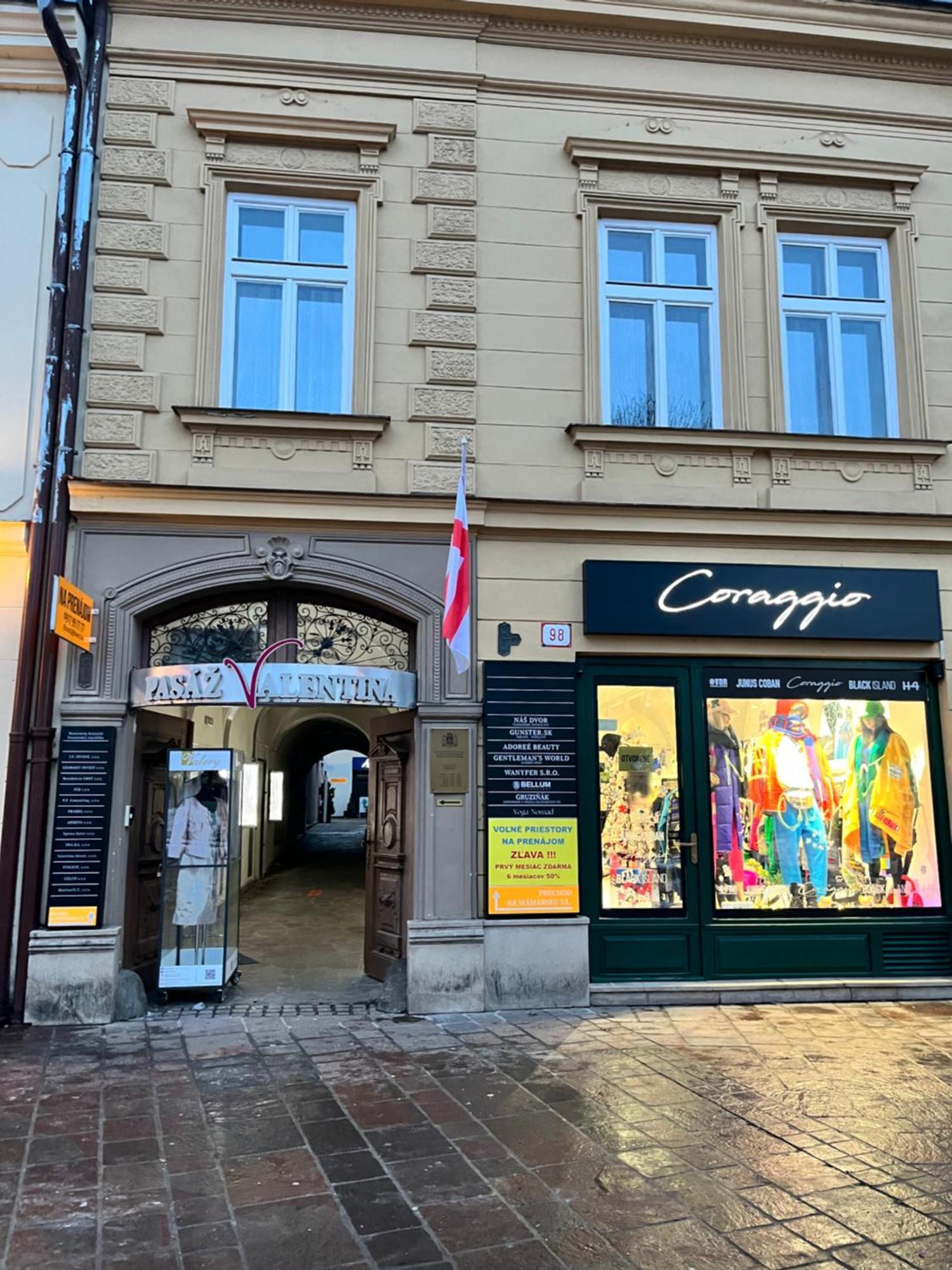 Apartment On The Main Street With Parking Old Town Košice Esterno foto